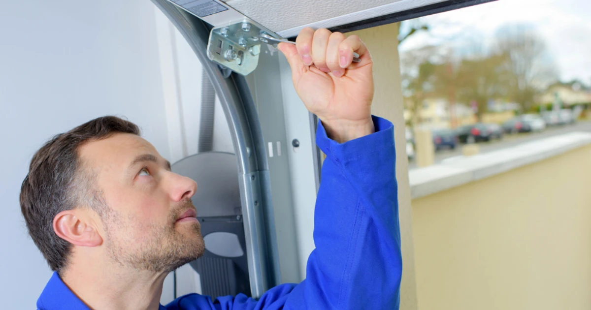 repriman installing a garage door 